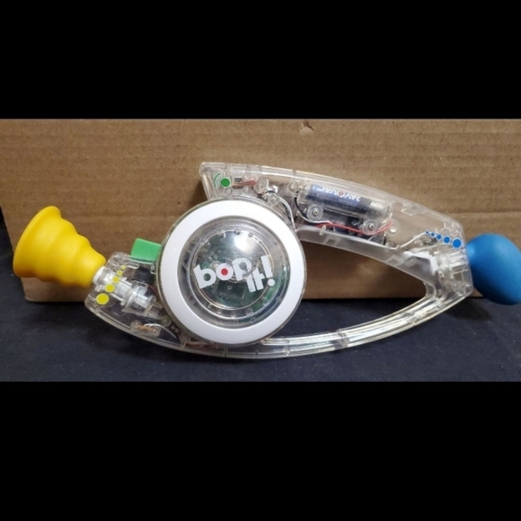 Vintage 2008 Clear Hasbro BopIt 'Pull Shout Twist' Edition - Picture 2 of 2